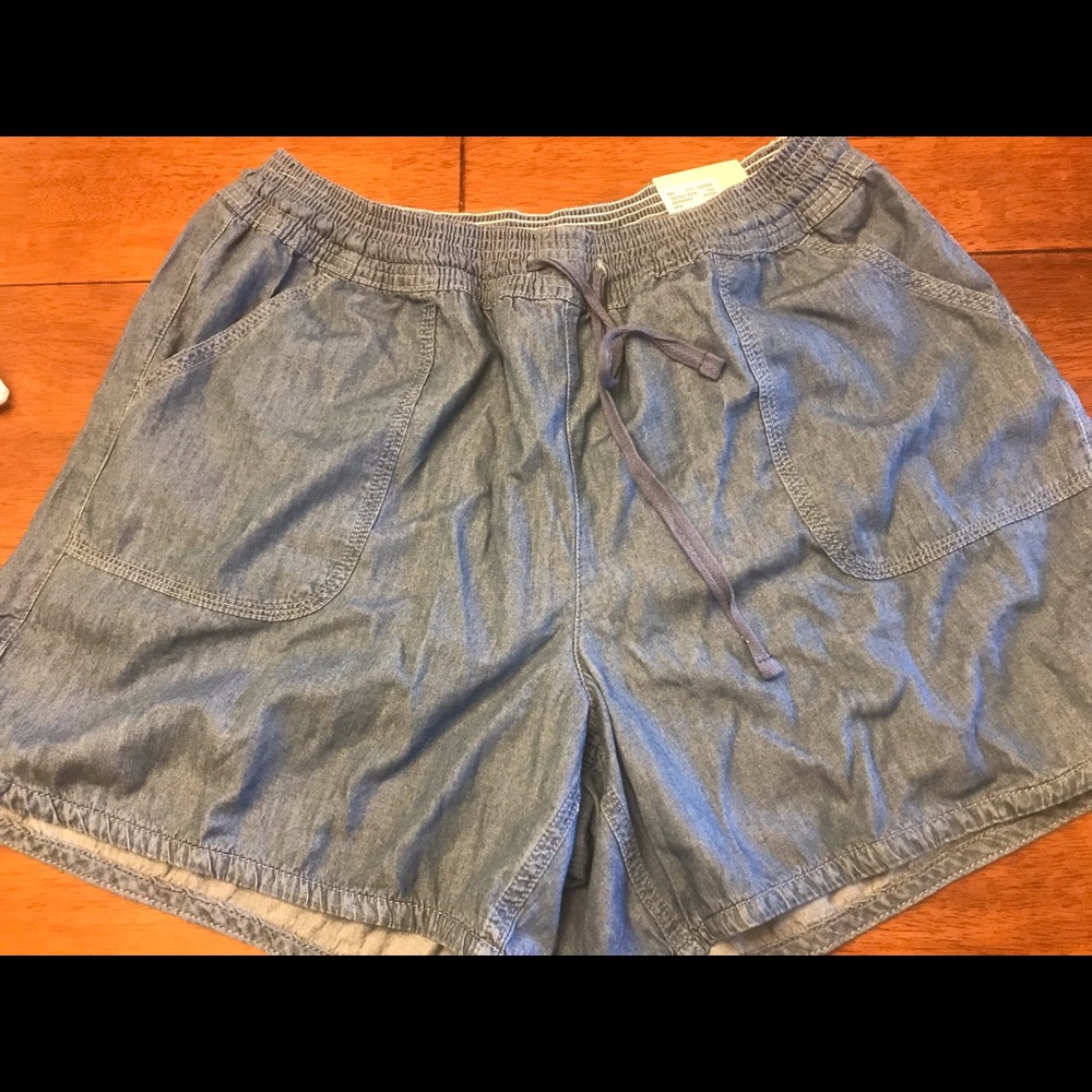Maurice’s chambray shorts NWT